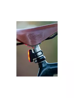 Zadné svietidlo na bicykel BLACKBURN CLICK USB 20 lúmenov biela BBN-7074704