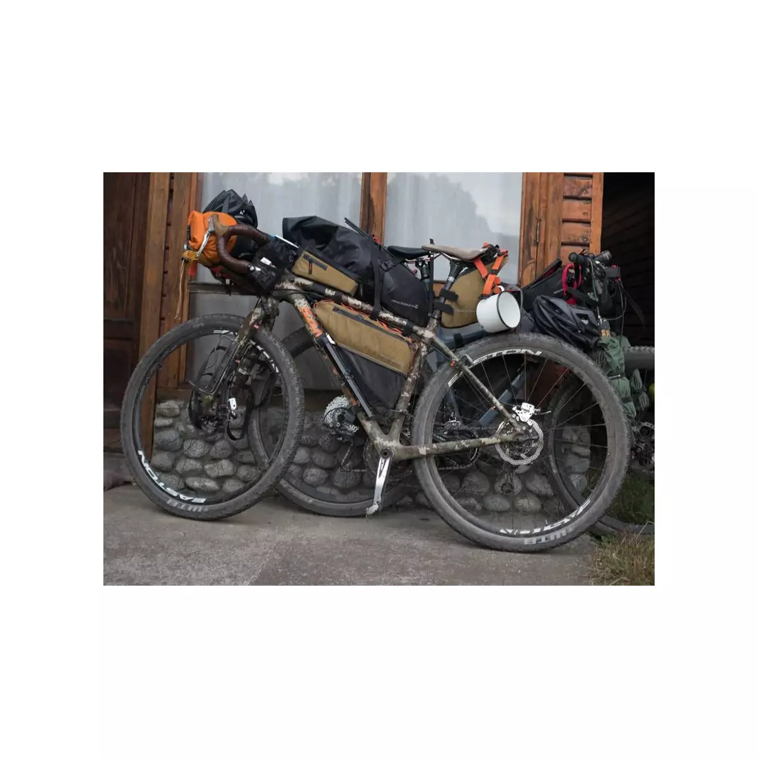 BLACKBURN ručné čerpadlo na bicykel outpost hv anyvalve 90psi čierna BBN-7064108