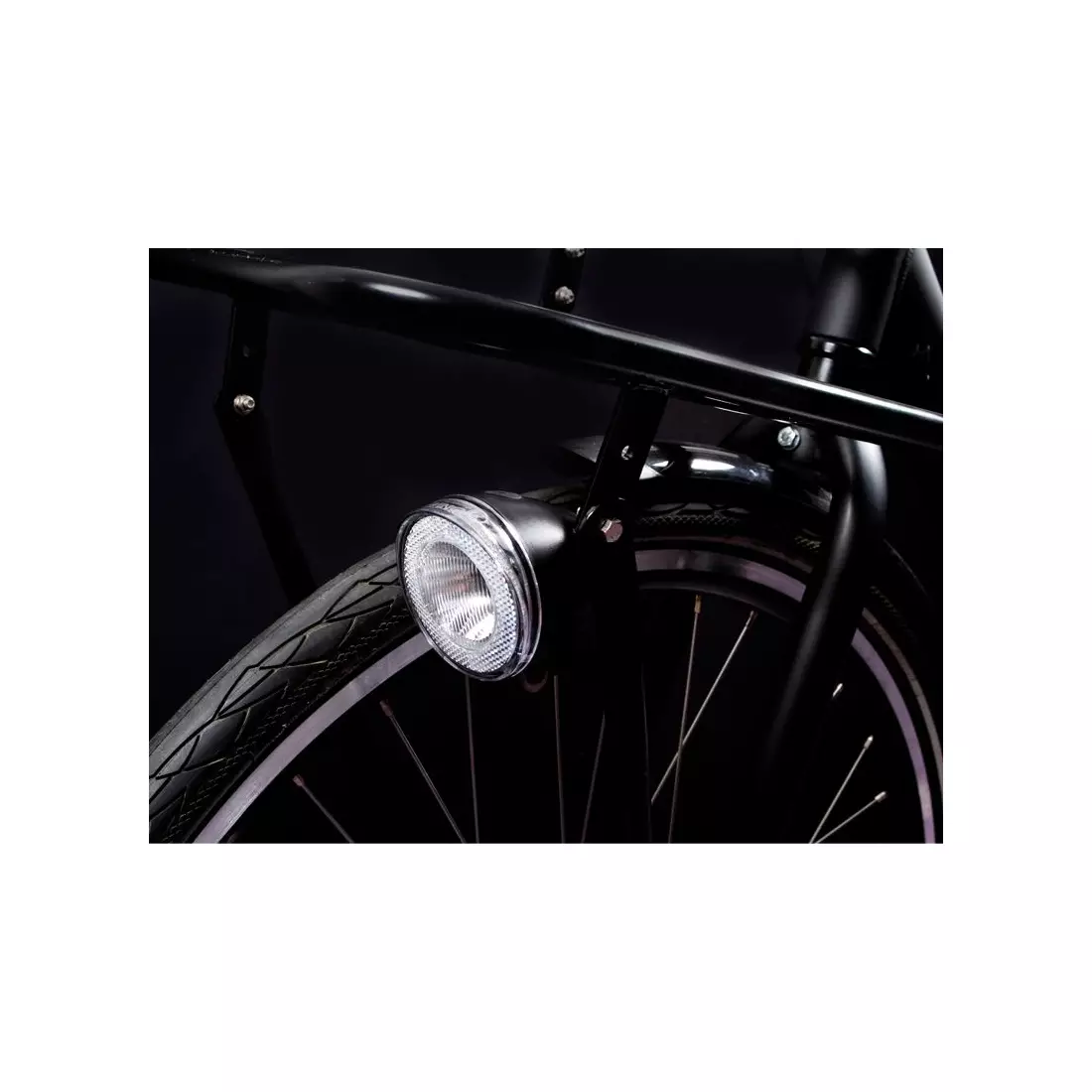 Predné svietidlo na bicykel SPANNINGA SWINGO XDO 10 luxov / 50 lúmenov pod dynamom čiernej farby SNG-H070308