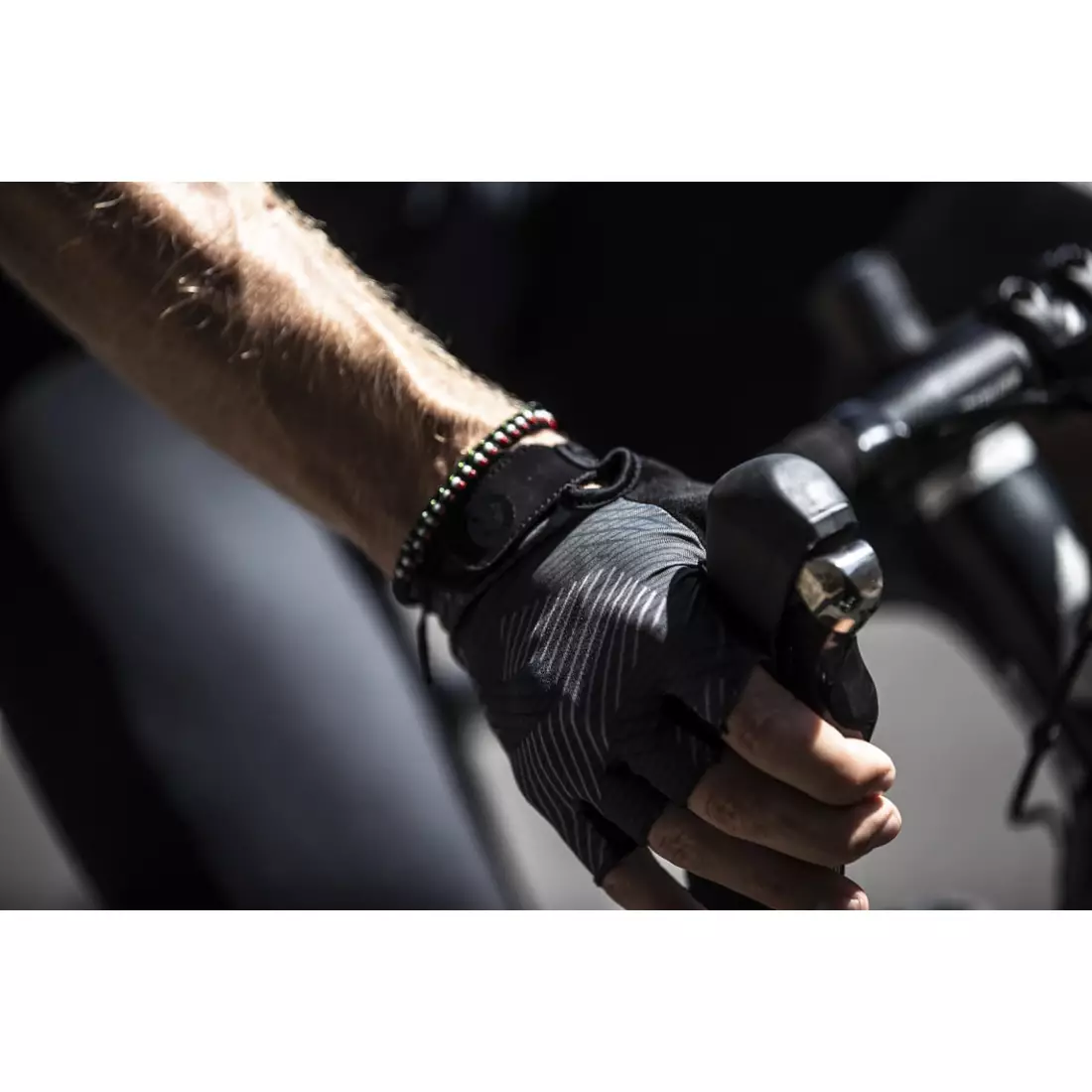 ROGELLI CAMO Pánske cyklistické rukavice, čierno-zelené