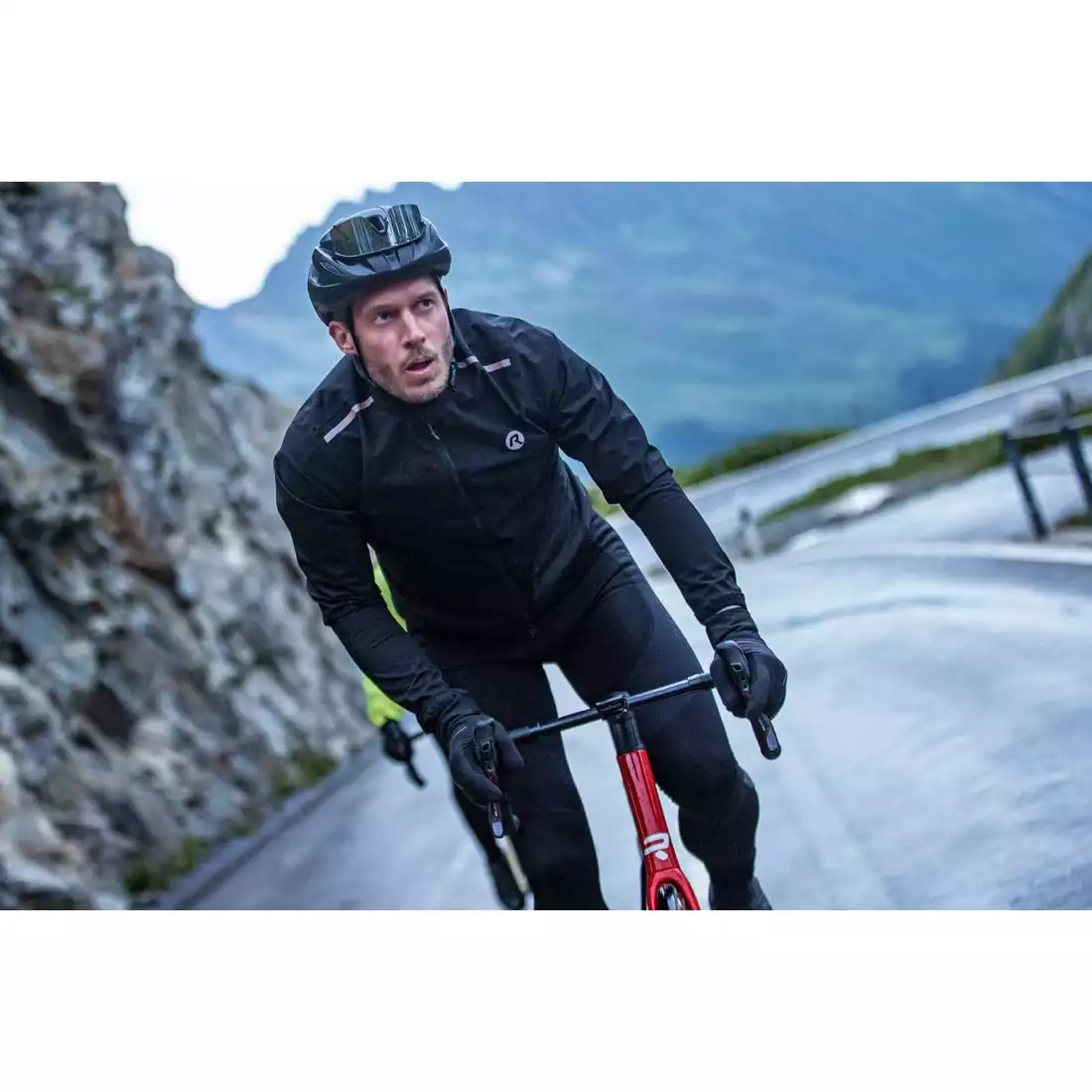 Rogelli DISTANCE pánska cyklistická bunda do dažďa, čierna