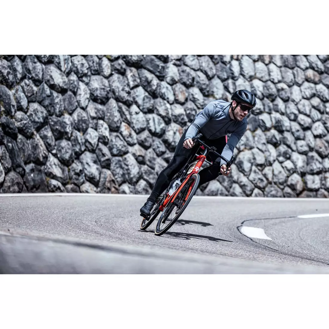 Rogelli ESSENTIAL pánska cyklistická zateplená bunda, grafitová