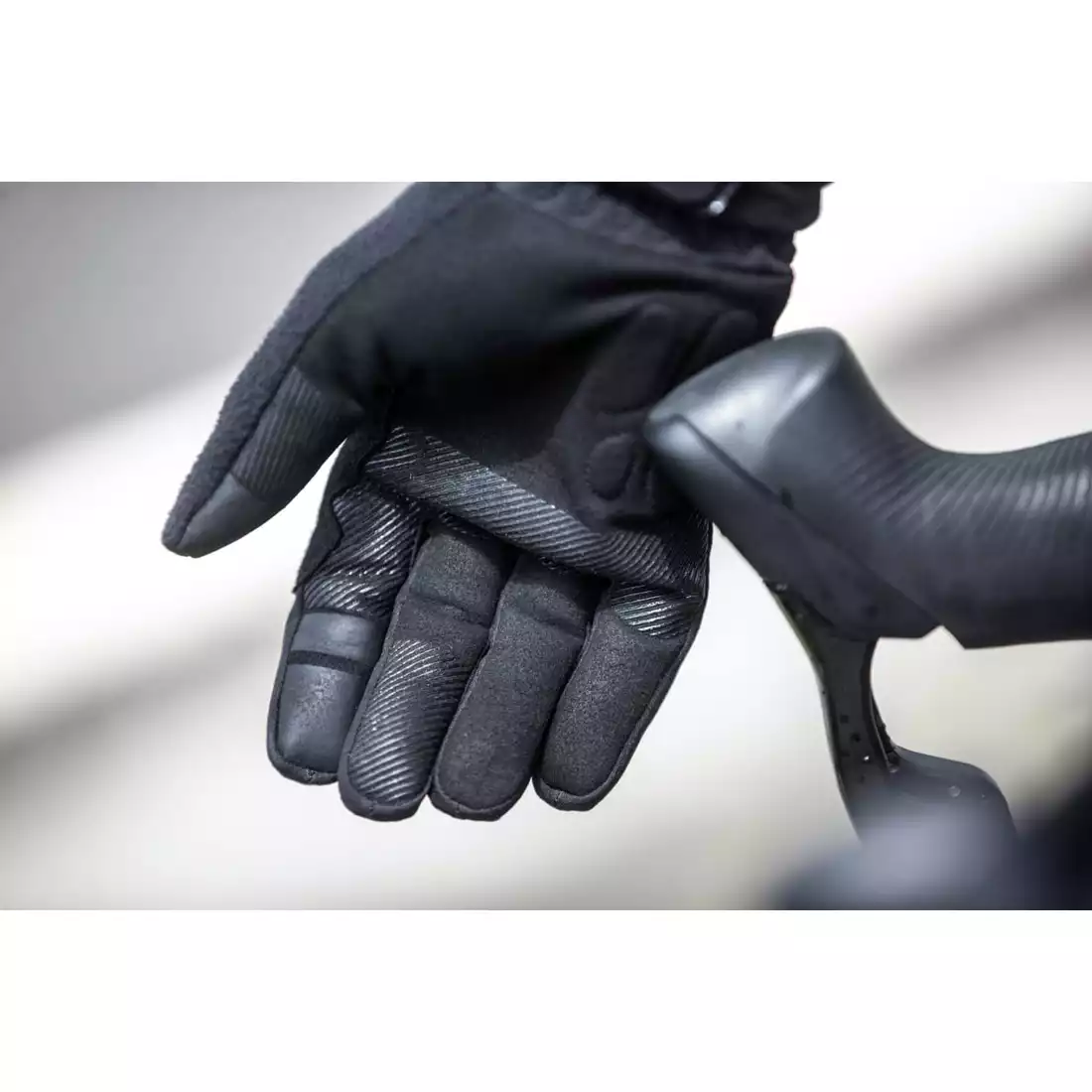 Rogelli ESSENTIAL zimné cyklistické rukavice, čierna