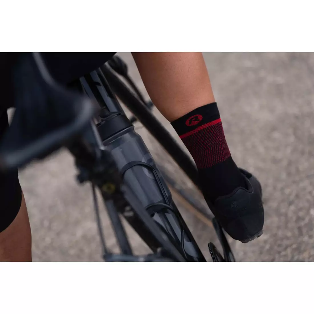 Rogelli HERO II cyklistické/športové ponožky, čierna a červená