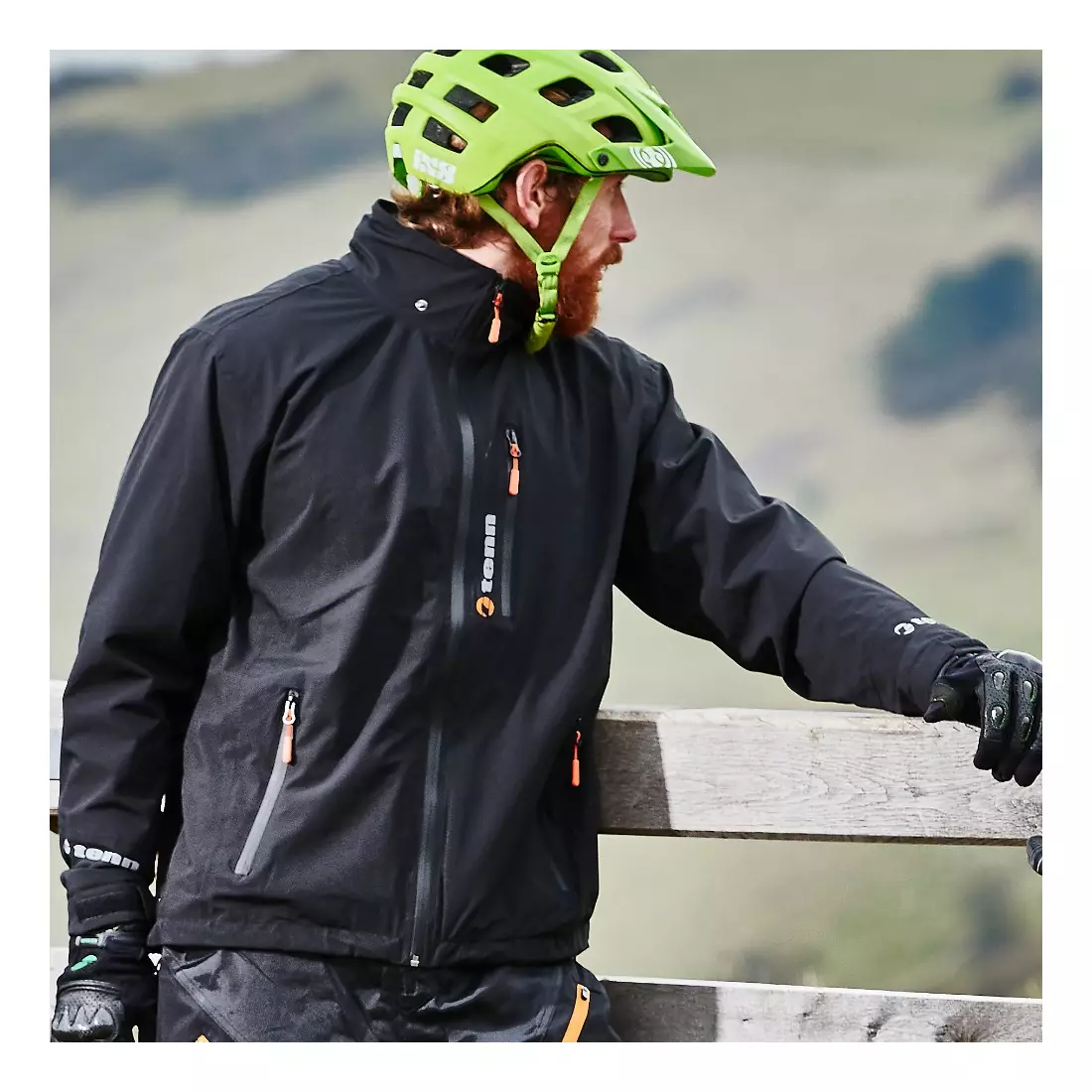 TENN OUTDOORS SWIFT nepremokavá cyklistická bunda s kapucňou, čierna