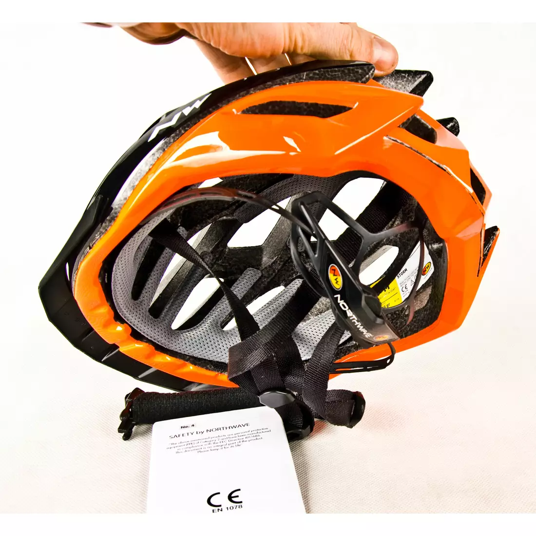 Cyklistická prilba NORTHWAVE STORM, čierna a oranžová